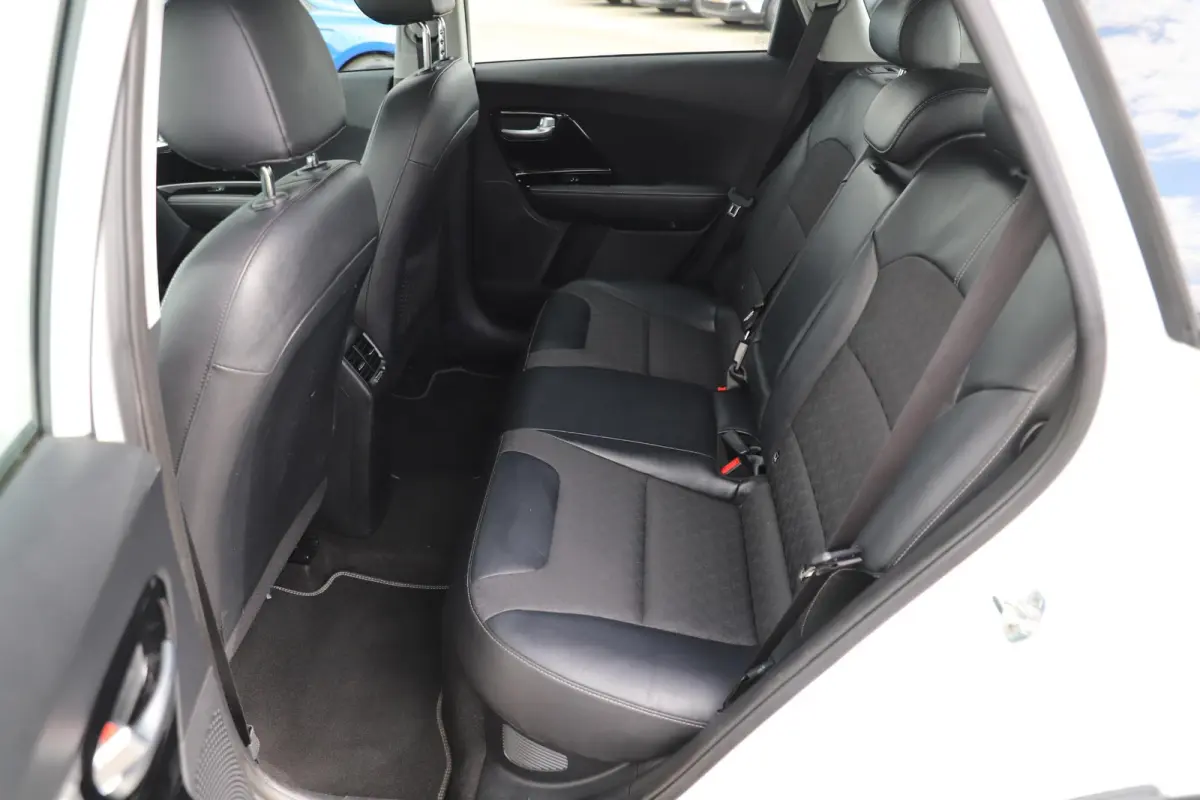 1.6 GDi Hybrid DynamicLine Navigatie Achteruitrijcamera Half Leder Carplay Adaptive Cruise Rijstrooksensor