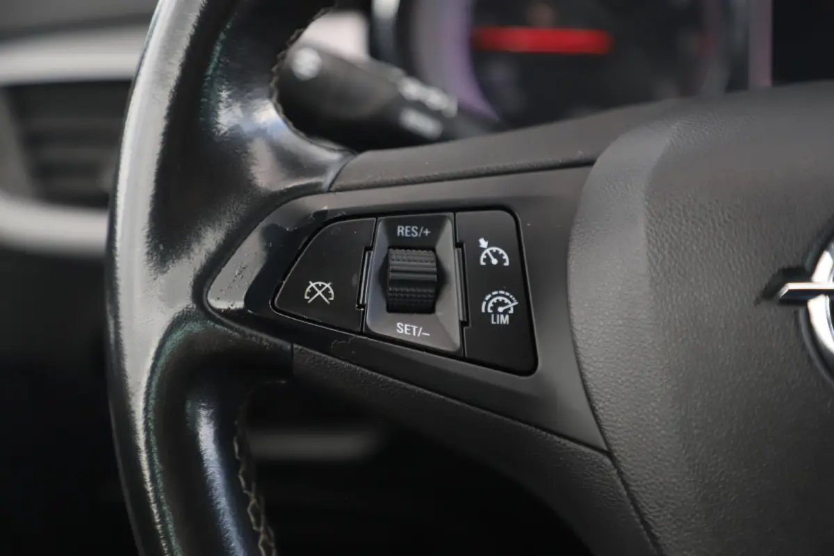 1.2 Edition 110PK Navigatie Achteruitrijcamera Carplay Android LMV Airco Cruise Control