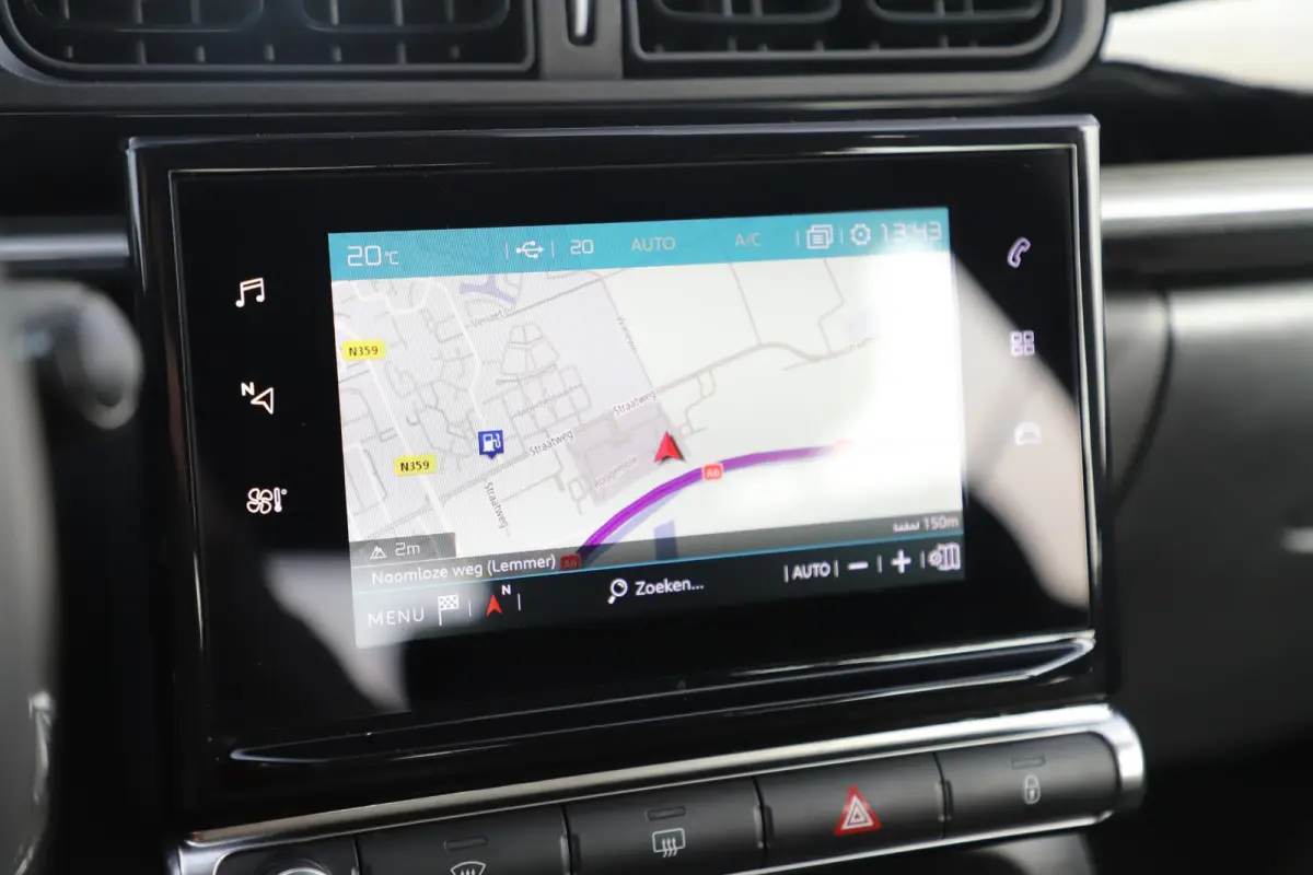 1.2 PureTech Feel Navigatie Carplay Android Climate Cruise Control Rijstrooksensor Parkeersensor All-season banden!