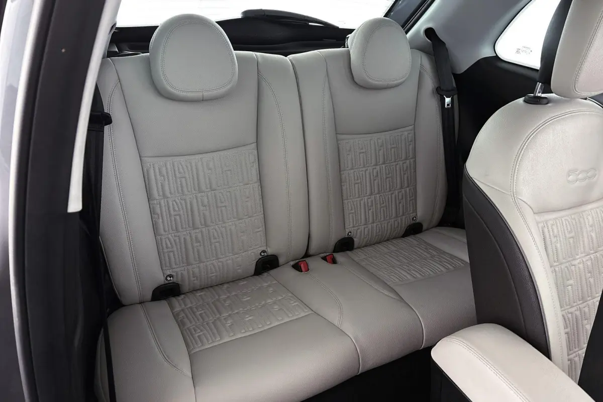 La Prima 42 kWh Pano Leder Stoelverwarming JBL Camera Apple CarPlay