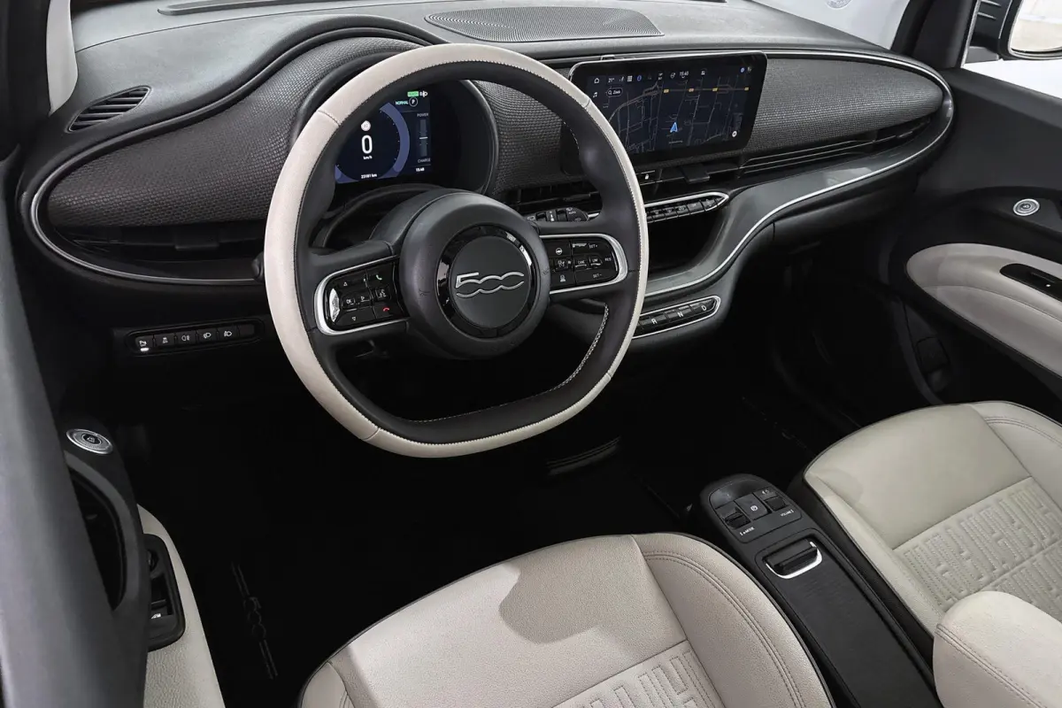 La Prima 42 kWh Pano Leder Stoelverwarming JBL Camera Apple CarPlay