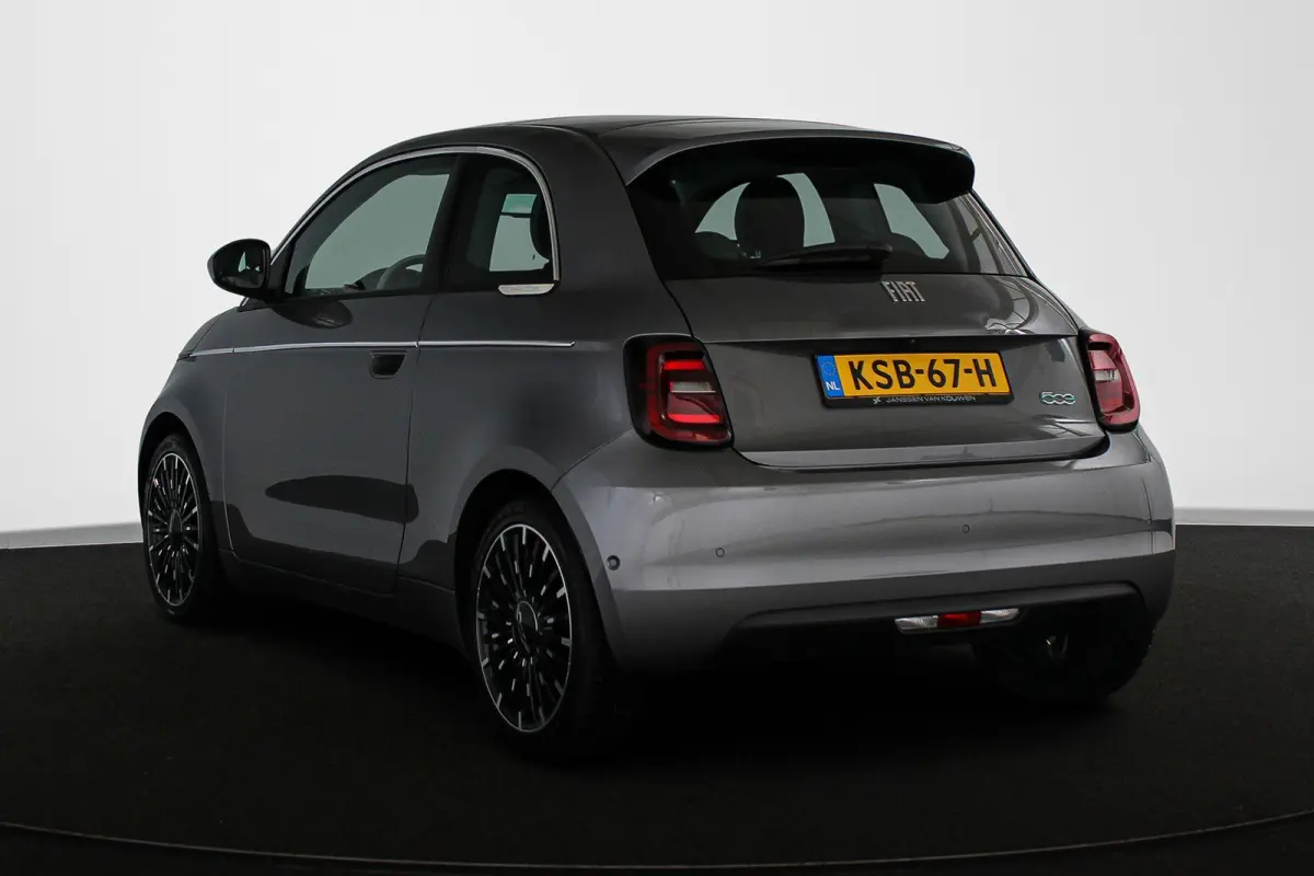 La Prima 42 kWh Pano Leder Stoelverwarming JBL Camera Apple CarPlay