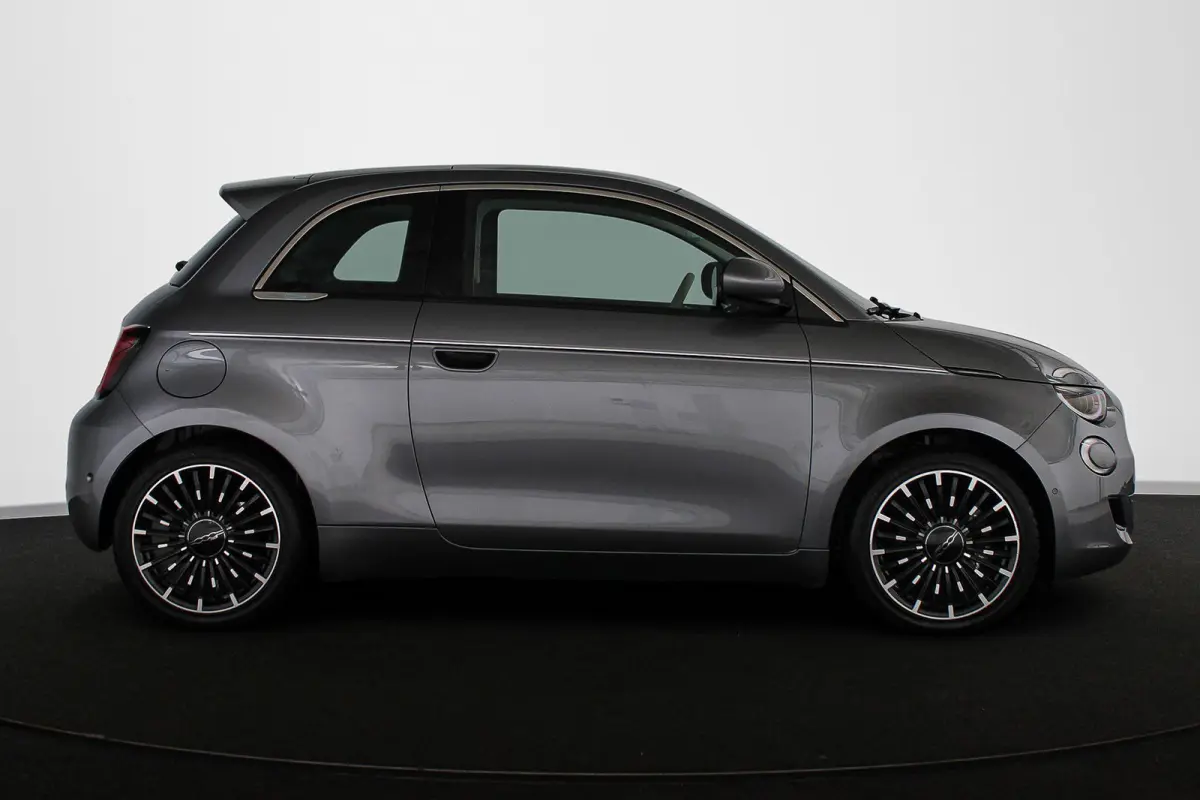 La Prima 42 kWh Pano Leder Stoelverwarming JBL Camera Apple CarPlay