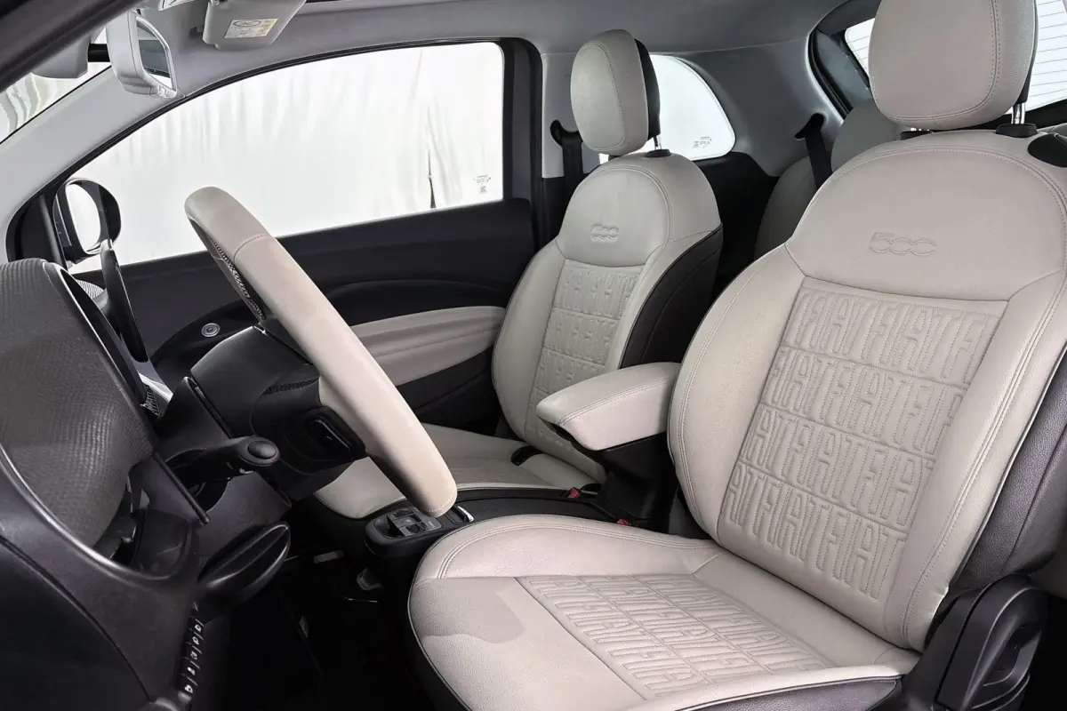 La Prima 42 kWh Pano Leder Stoelverwarming JBL Camera Apple CarPlay