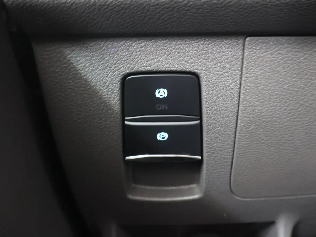 350 | L2 H2 | TREND | 68 kWh | NAVIGATIE | PARKEERCAMERA | 3-ZITS | ADAPTIVE CRUISE CONTROL | APPLE CARPLAY |