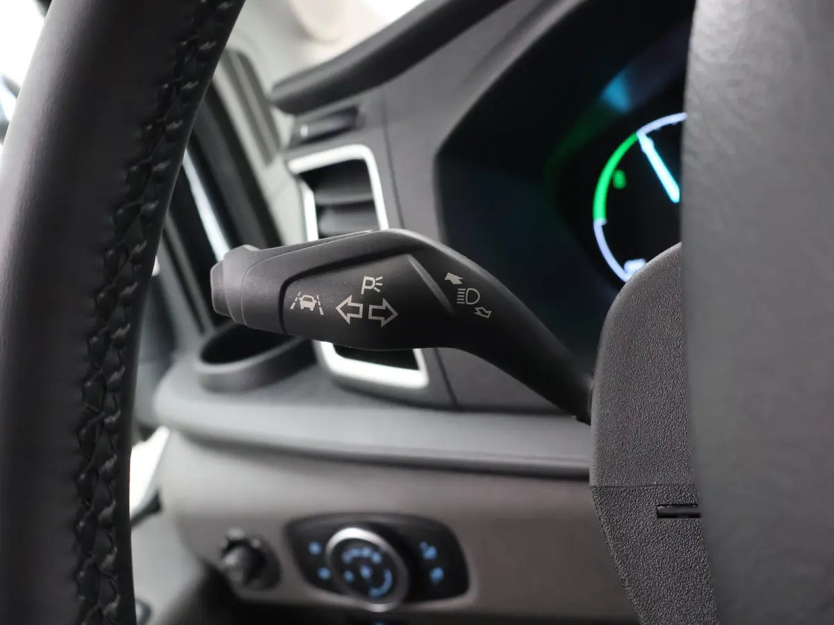 350 | L2 H2 | TREND | 68 kWh | NAVIGATIE | PARKEERCAMERA | 3-ZITS | ADAPTIVE CRUISE CONTROL | APPLE CARPLAY |