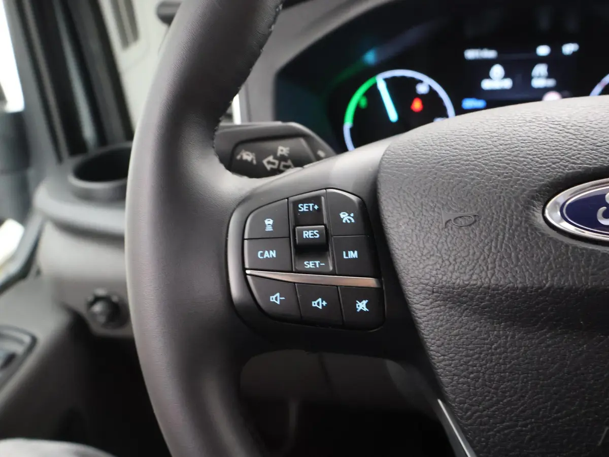 350 | L2 H2 | TREND | 68 kWh | NAVIGATIE | PARKEERCAMERA | 3-ZITS | ADAPTIVE CRUISE CONTROL | APPLE CARPLAY |