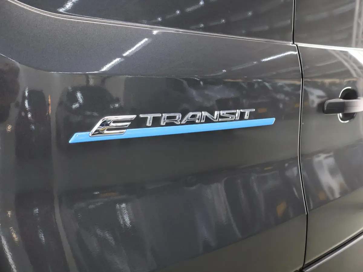 350 | L2 H2 | TREND | 68 kWh | NAVIGATIE | PARKEERCAMERA | 3-ZITS | ADAPTIVE CRUISE CONTROL | APPLE CARPLAY |