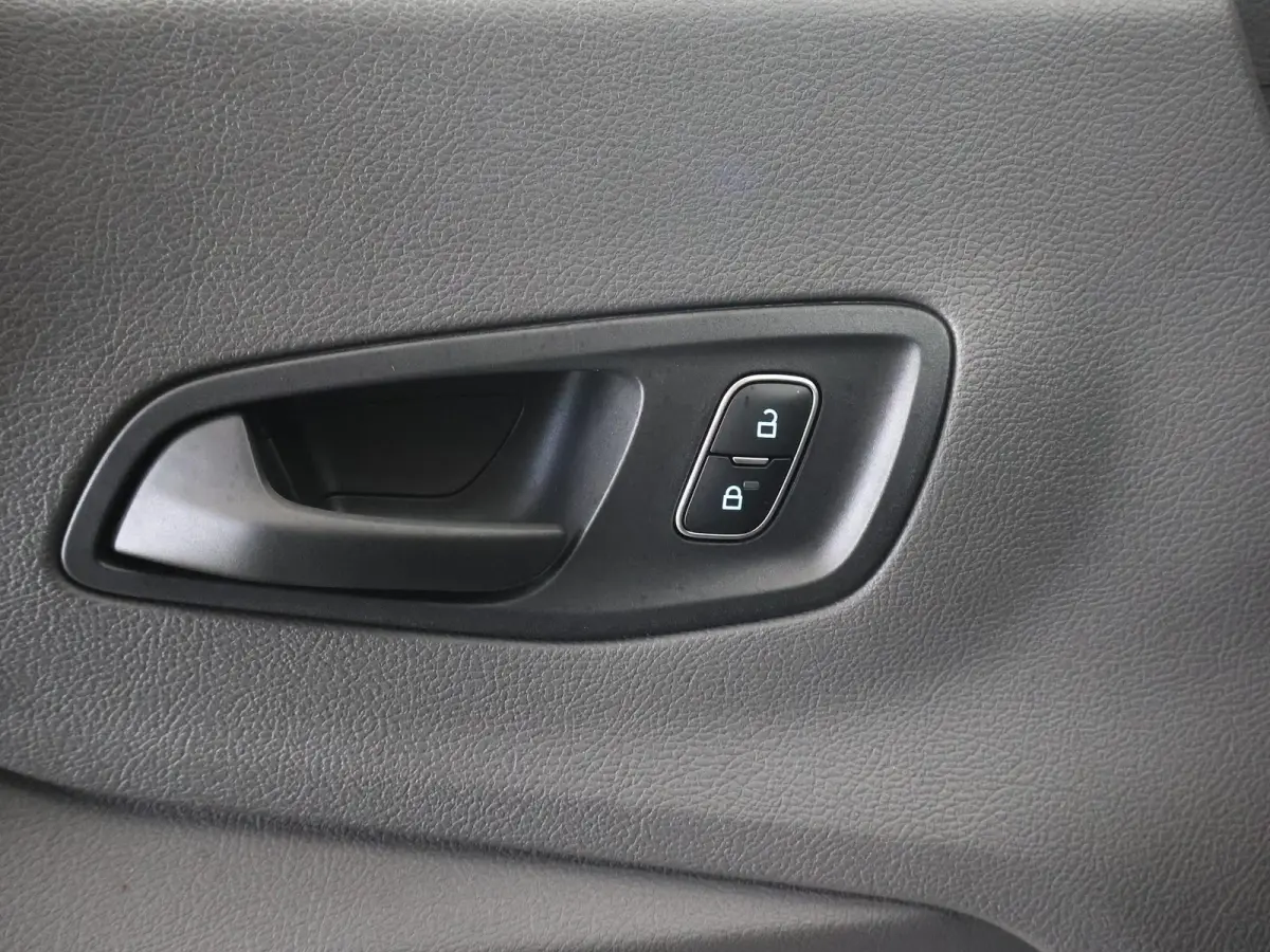 350 | L2 H2 | TREND | 68 kWh | NAVIGATIE | PARKEERCAMERA | 3-ZITS | ADAPTIVE CRUISE CONTROL | APPLE CARPLAY |