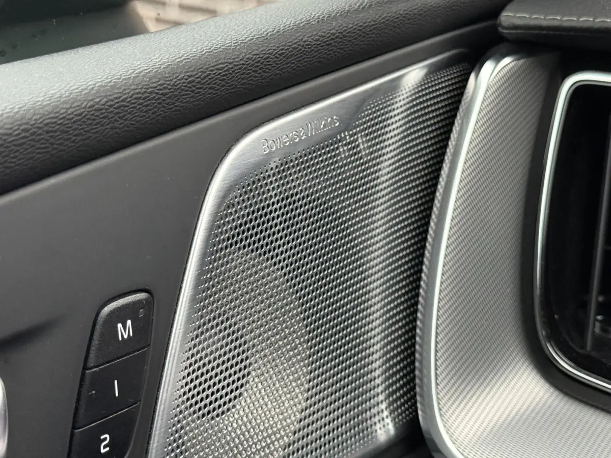 2.0 T6 Plug-in hybrid AWD Ultimate Dark