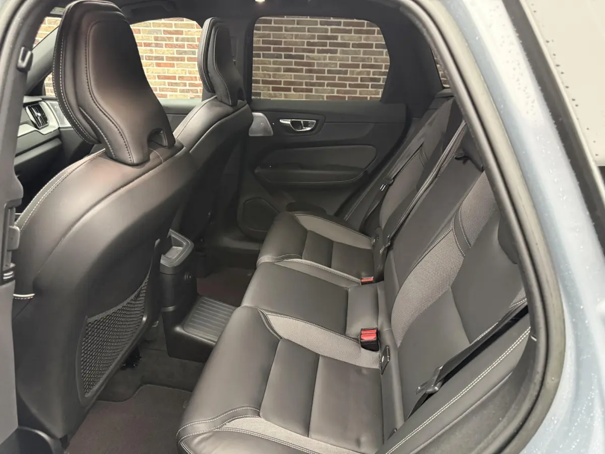 2.0 T6 Plug-in hybrid AWD Ultimate Dark