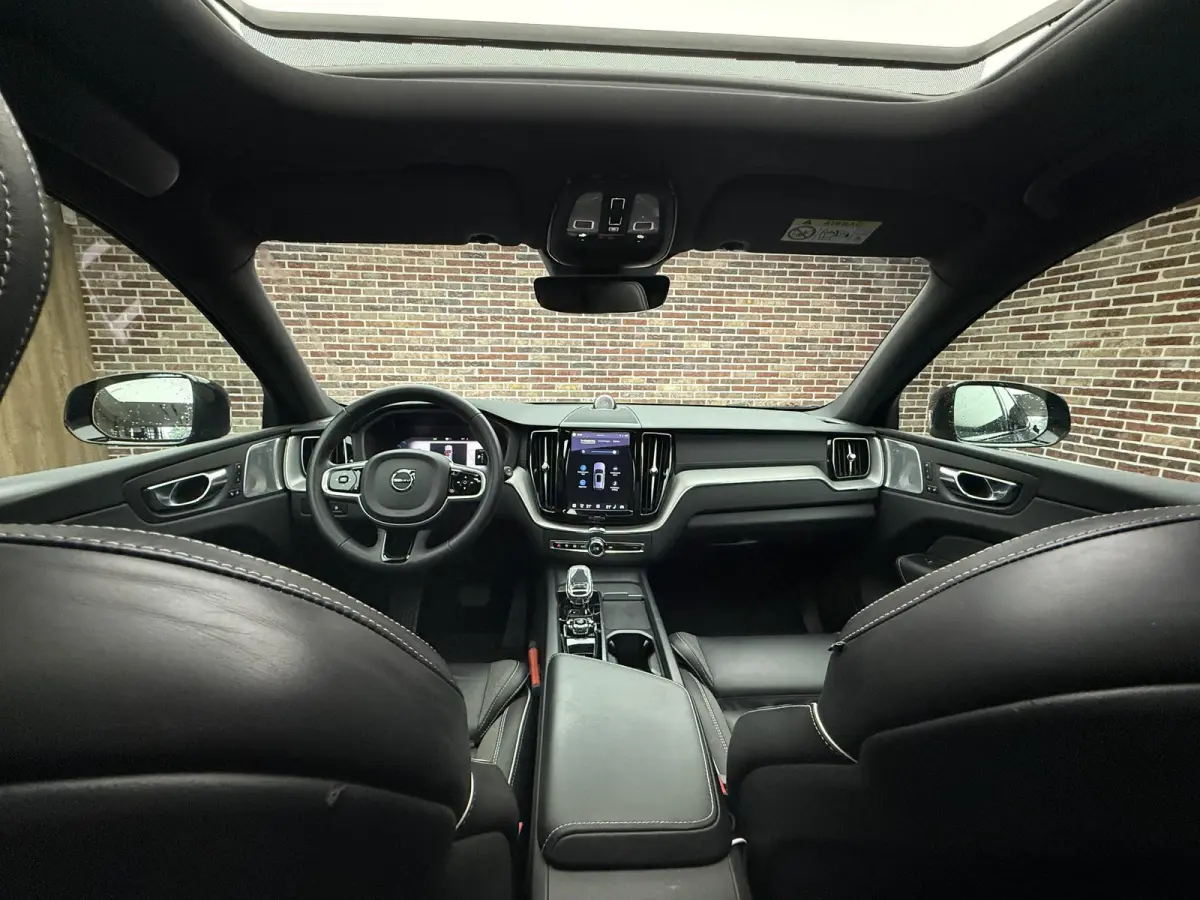 2.0 T6 Plug-in hybrid AWD Ultimate Dark