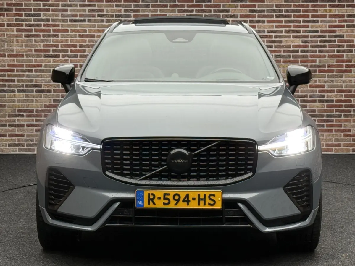 2.0 T6 Plug-in hybrid AWD Ultimate Dark