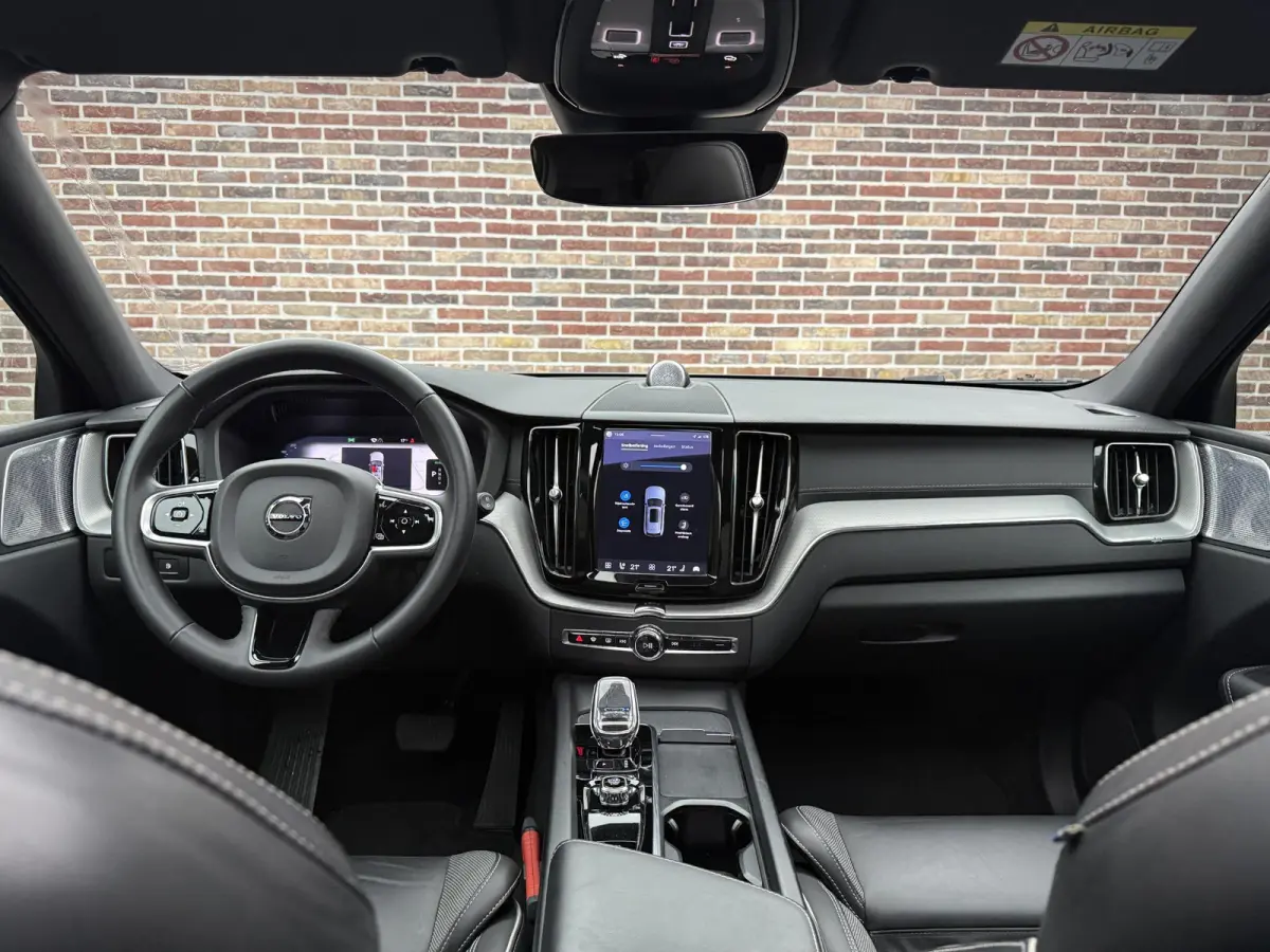 2.0 T6 Plug-in hybrid AWD Ultimate Dark