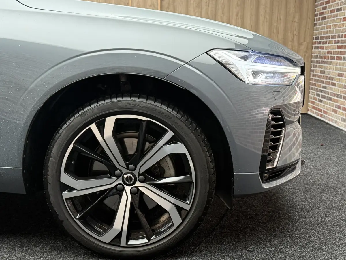 2.0 T6 Plug-in hybrid AWD Ultimate Dark