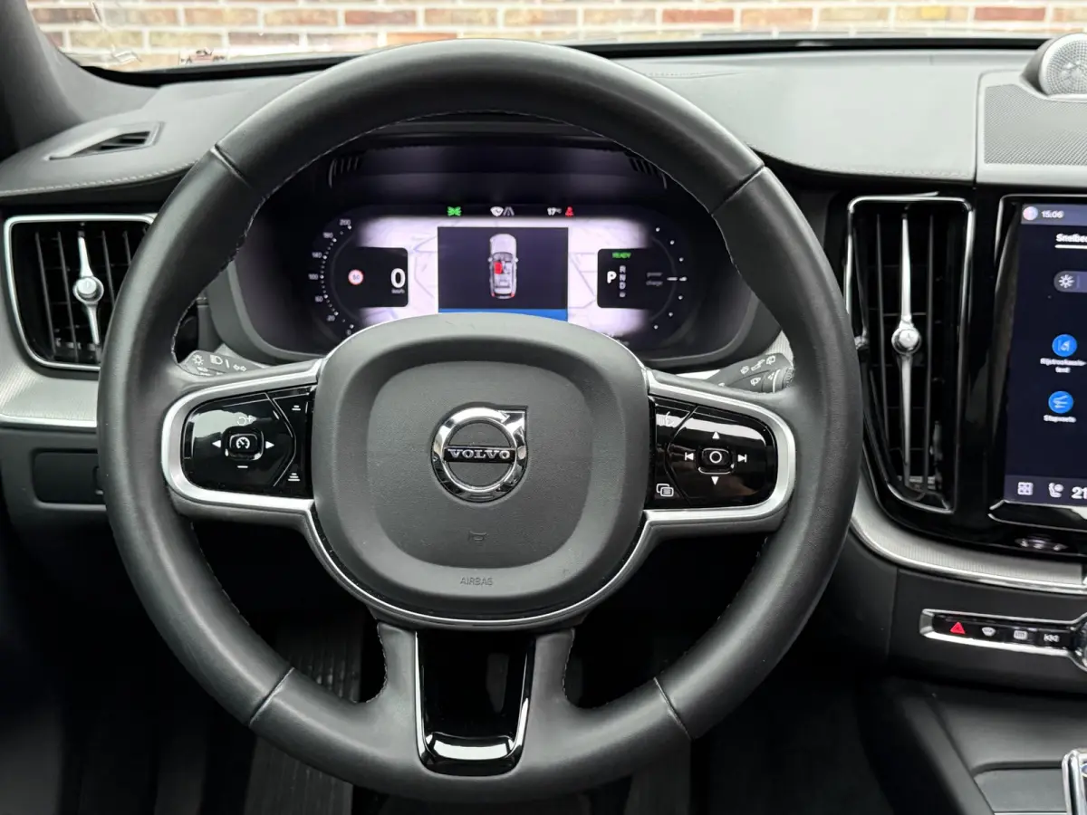 2.0 T6 Plug-in hybrid AWD Ultimate Dark
