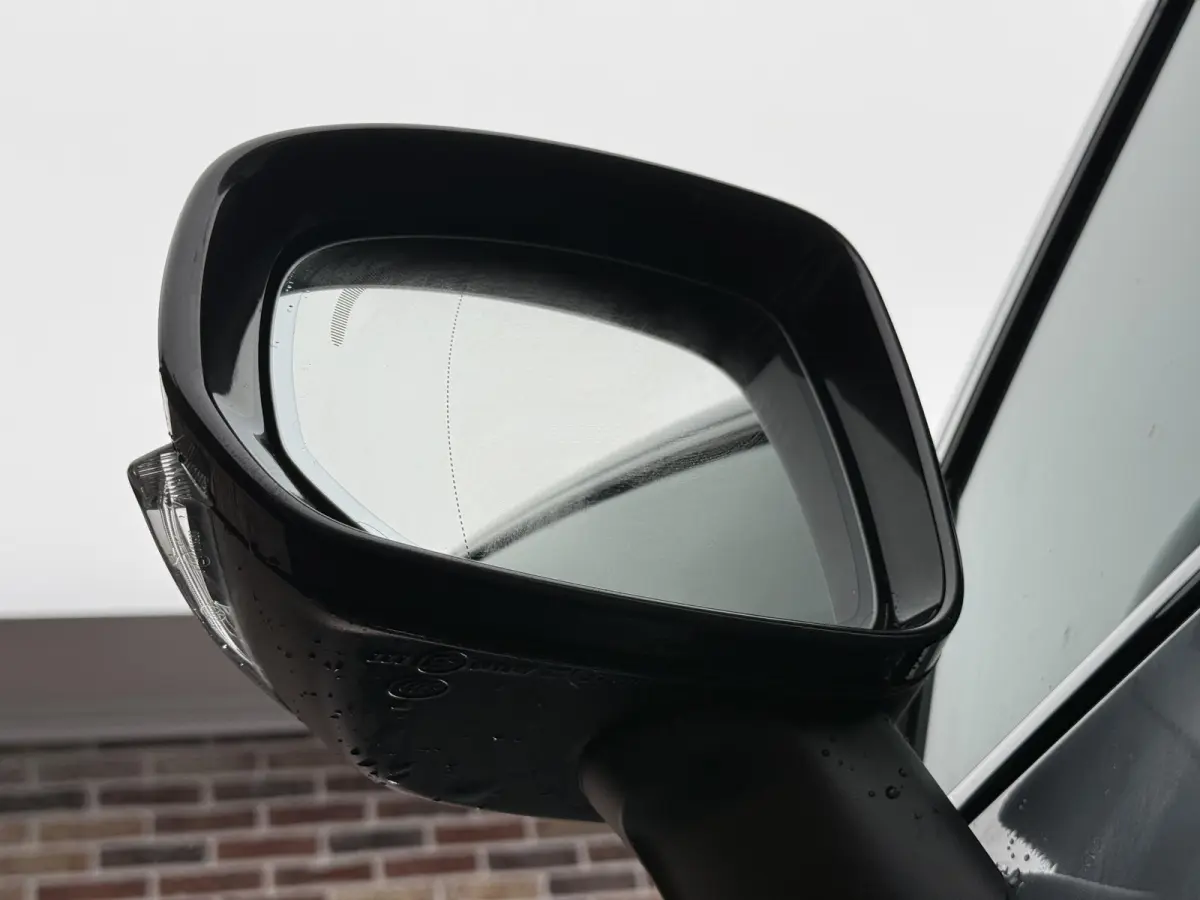 2.0 T6 Plug-in hybrid AWD Ultimate Dark
