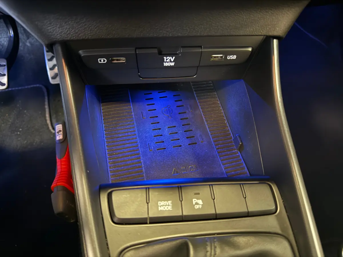 1.0 T-GDI Comfort / Apple CarPlay / Android Auto / Cruise control / Achteruitrijcamera / Parkeersensoren achter / Airconditioning / Bluetooth / Multifunctioneel stuurwiel / Rijstrookassisten