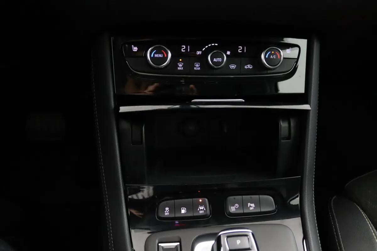 1.6 Turbo Hybrid Business Elegance