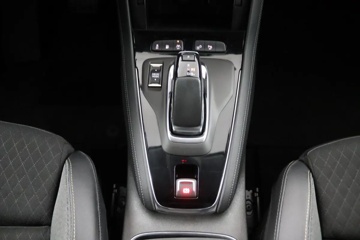 1.6 Turbo Hybrid Business Elegance