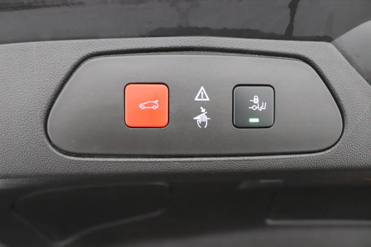 1.6 Turbo Hybrid Business Elegance