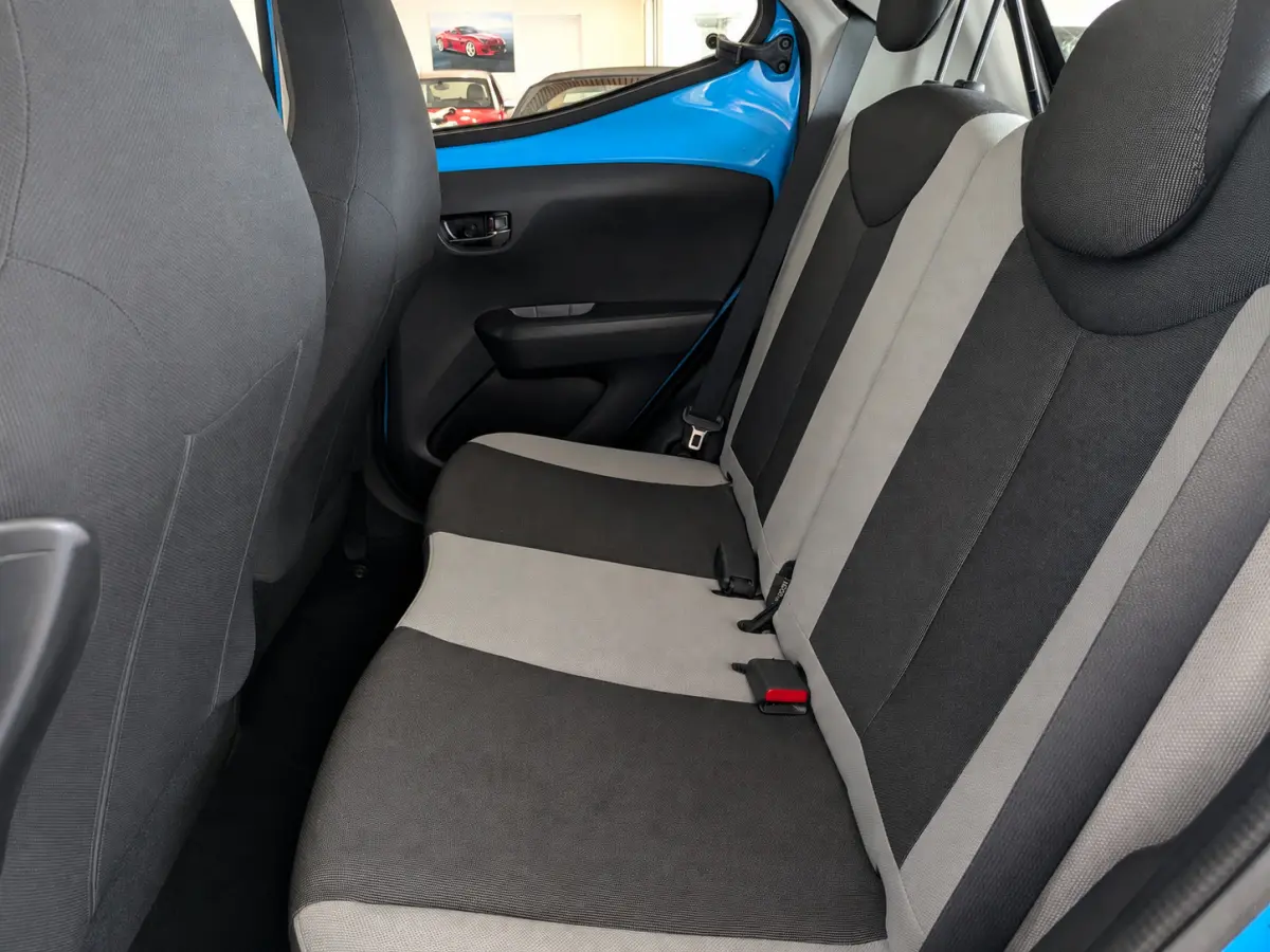 1.0 VVT-i x-wave Airco, Stuurbekrachtiging