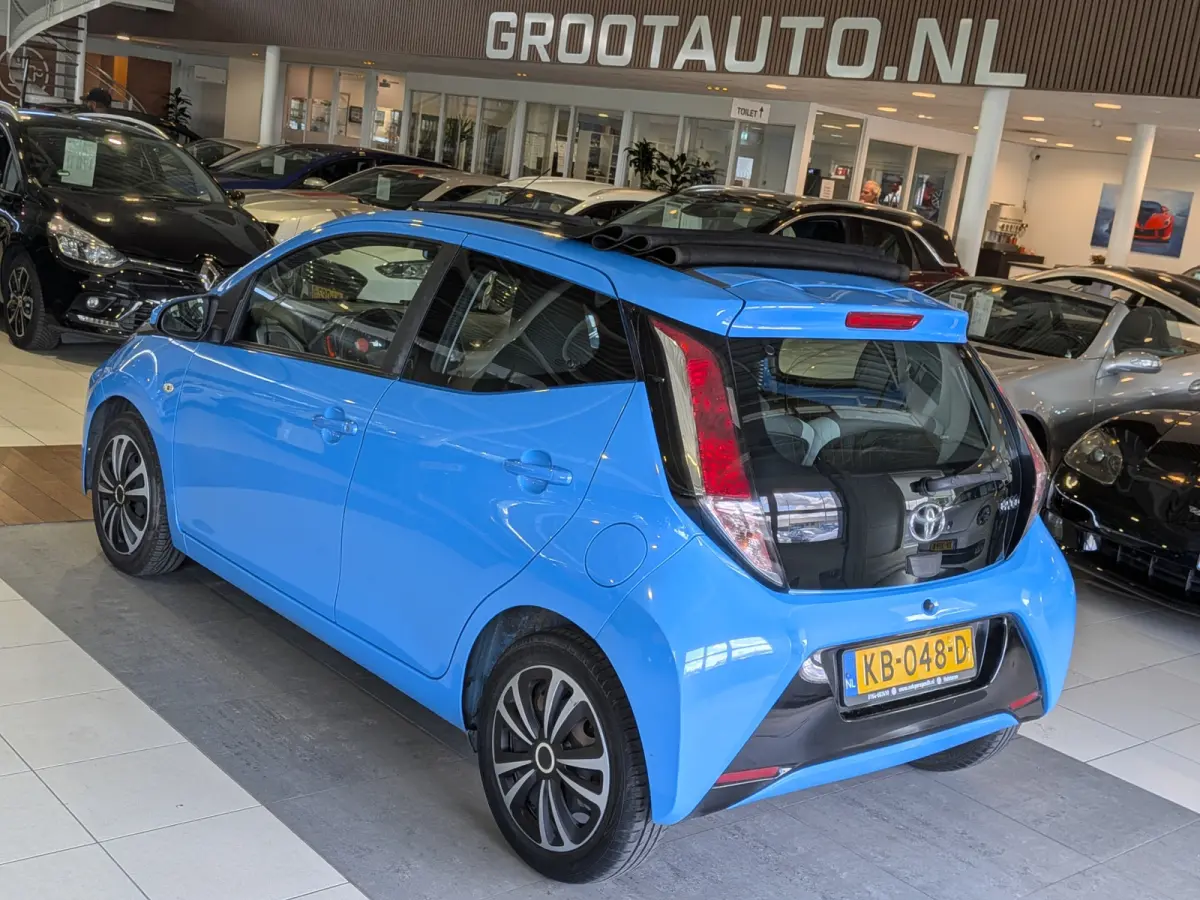 1.0 VVT-i x-wave Airco, Stuurbekrachtiging