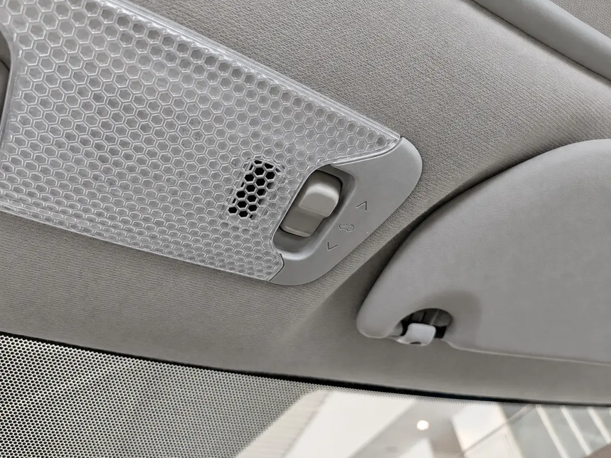1.0 VVT-i x-wave Airco, Stuurbekrachtiging