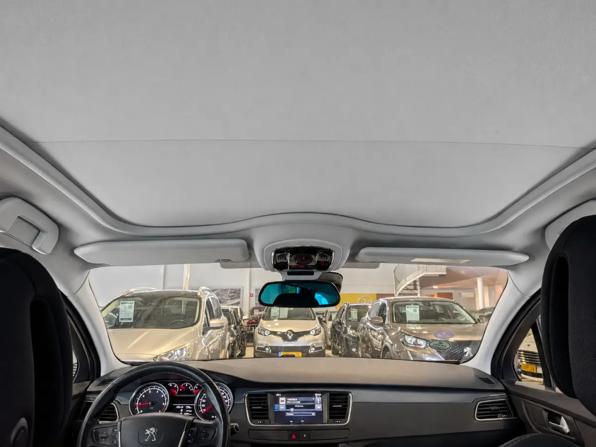1.6 e-THP Première Panoramadak, Airco, Cruise Control, Trekhaak, Stuurbekrachtiging