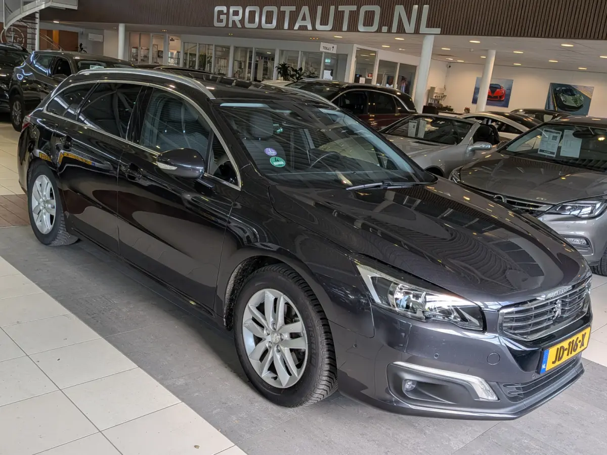 1.6 e-THP Première Panoramadak, Airco, Cruise Control, Trekhaak, Stuurbekrachtiging