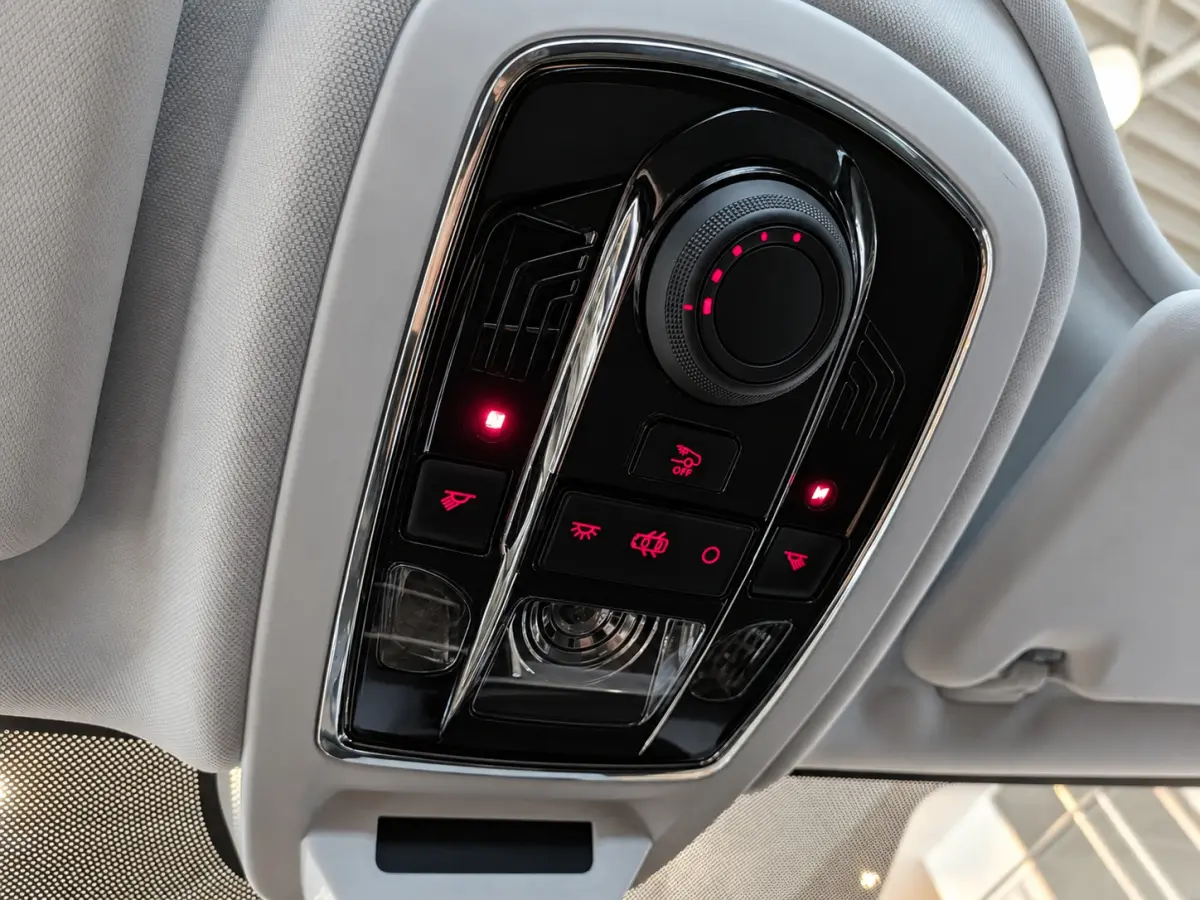 1.6 e-THP Première Panoramadak, Airco, Cruise Control, Trekhaak, Stuurbekrachtiging