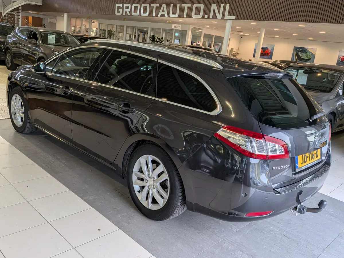1.6 e-THP Première Panoramadak, Airco, Cruise Control, Trekhaak, Stuurbekrachtiging