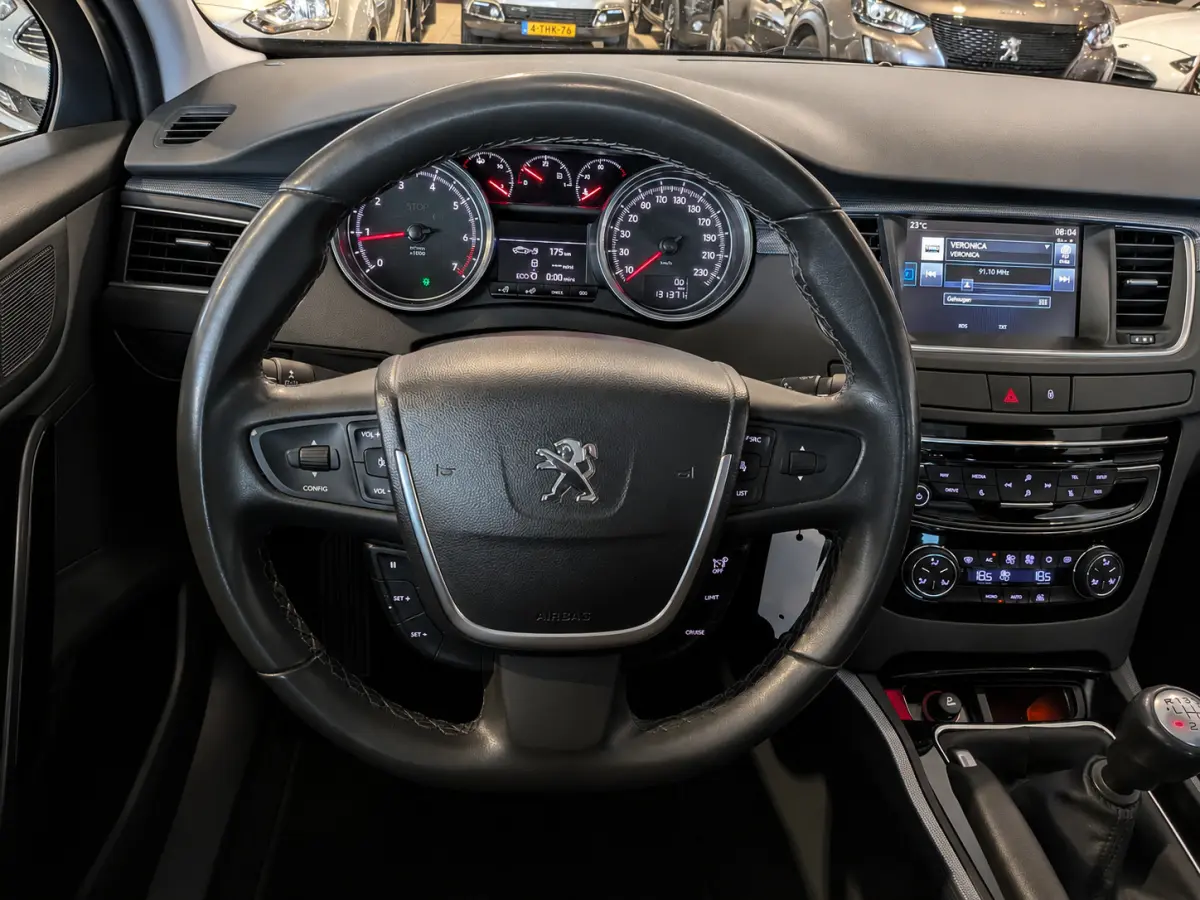 1.6 e-THP Première Panoramadak, Airco, Cruise Control, Trekhaak, Stuurbekrachtiging