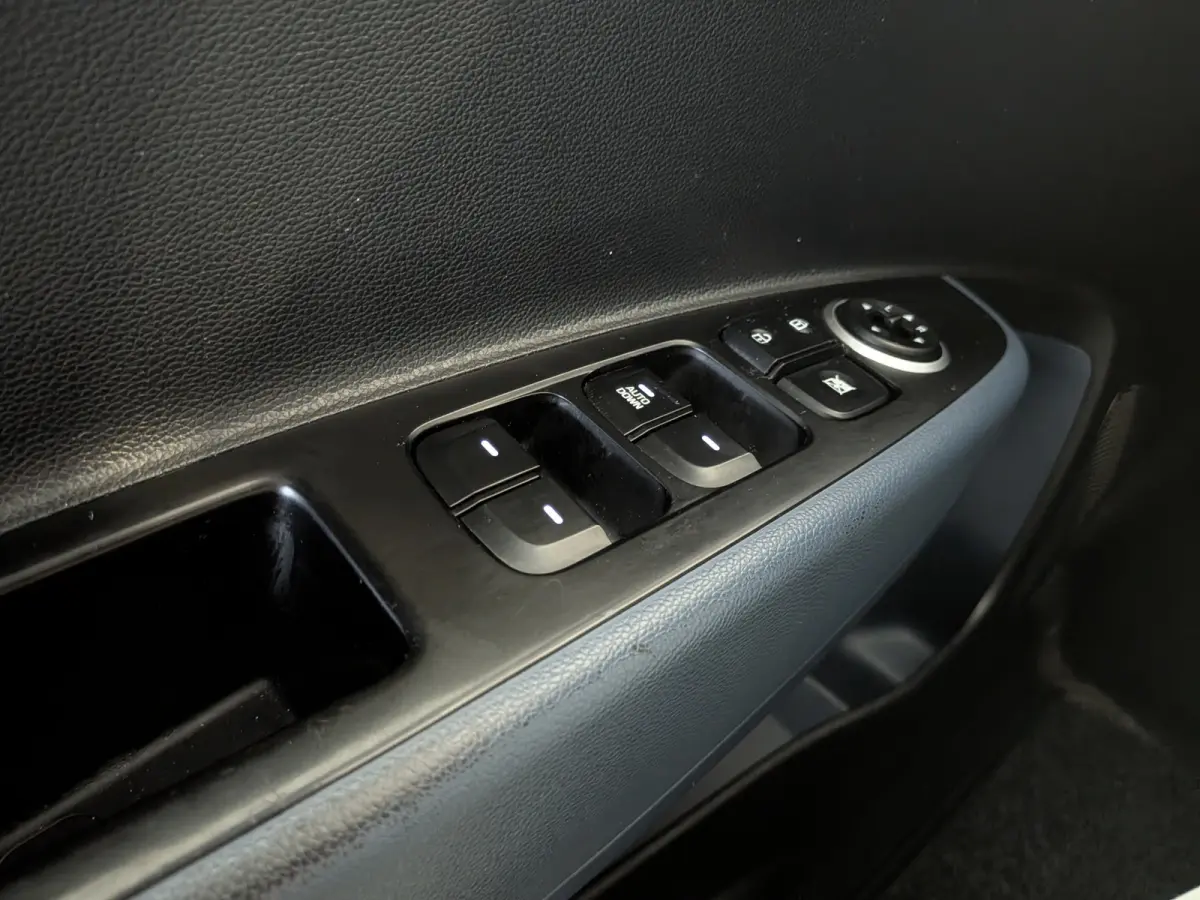 1.0i i-Motion Comfort Dealer Onderhouden, Cruise Control, Airco