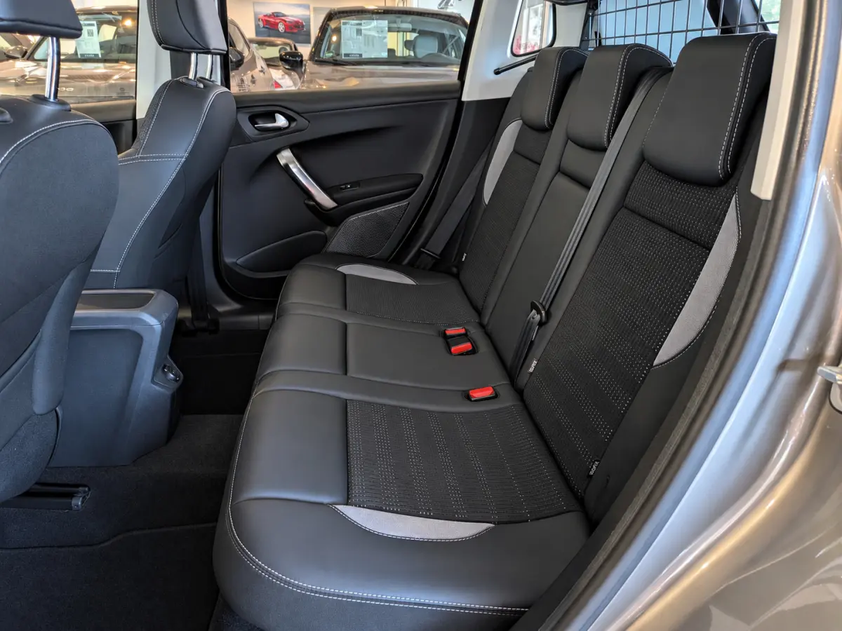 1.2 PureTech GT-line Airco, Cruise Control, Trekhaak, Stuurbekrachtiging