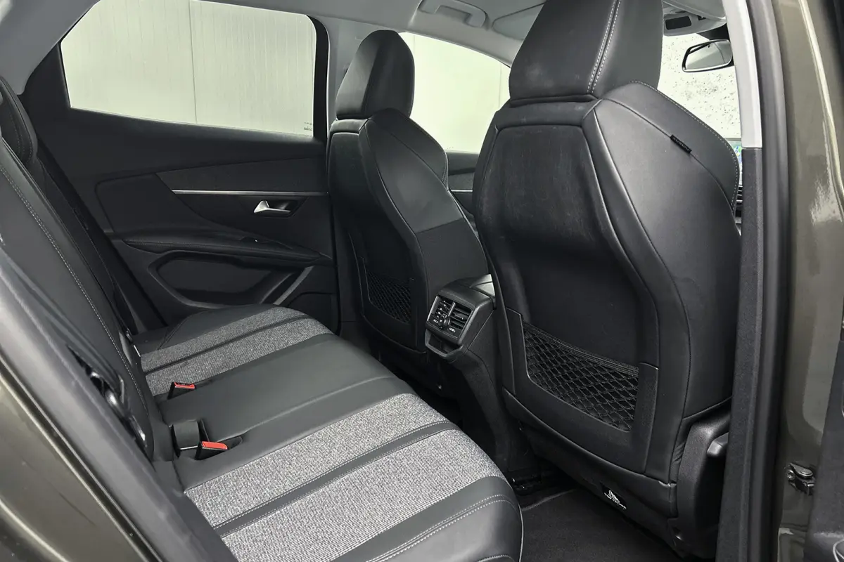 1.2 PureTech Allure | Trekhaak | Stoelverwarming | Half lederen bekleding
