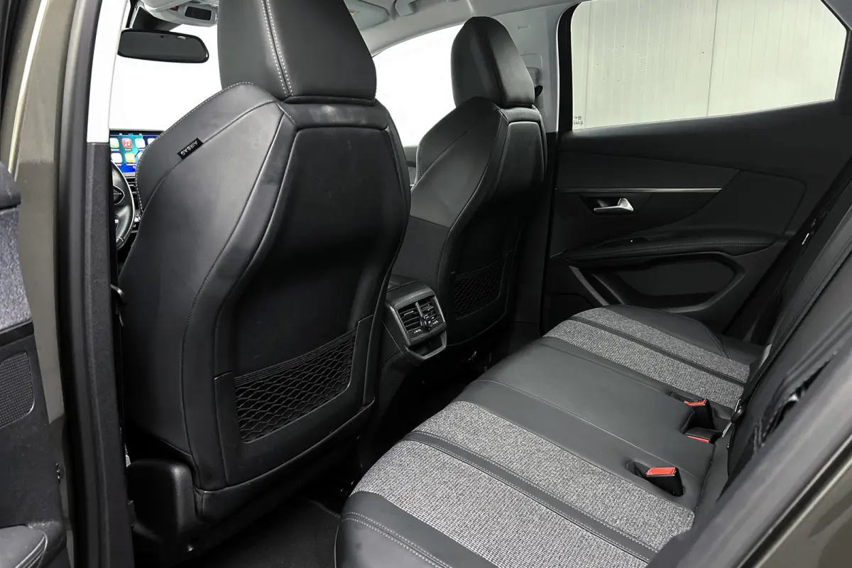 1.2 PureTech Allure | Trekhaak | Stoelverwarming | Half lederen bekleding