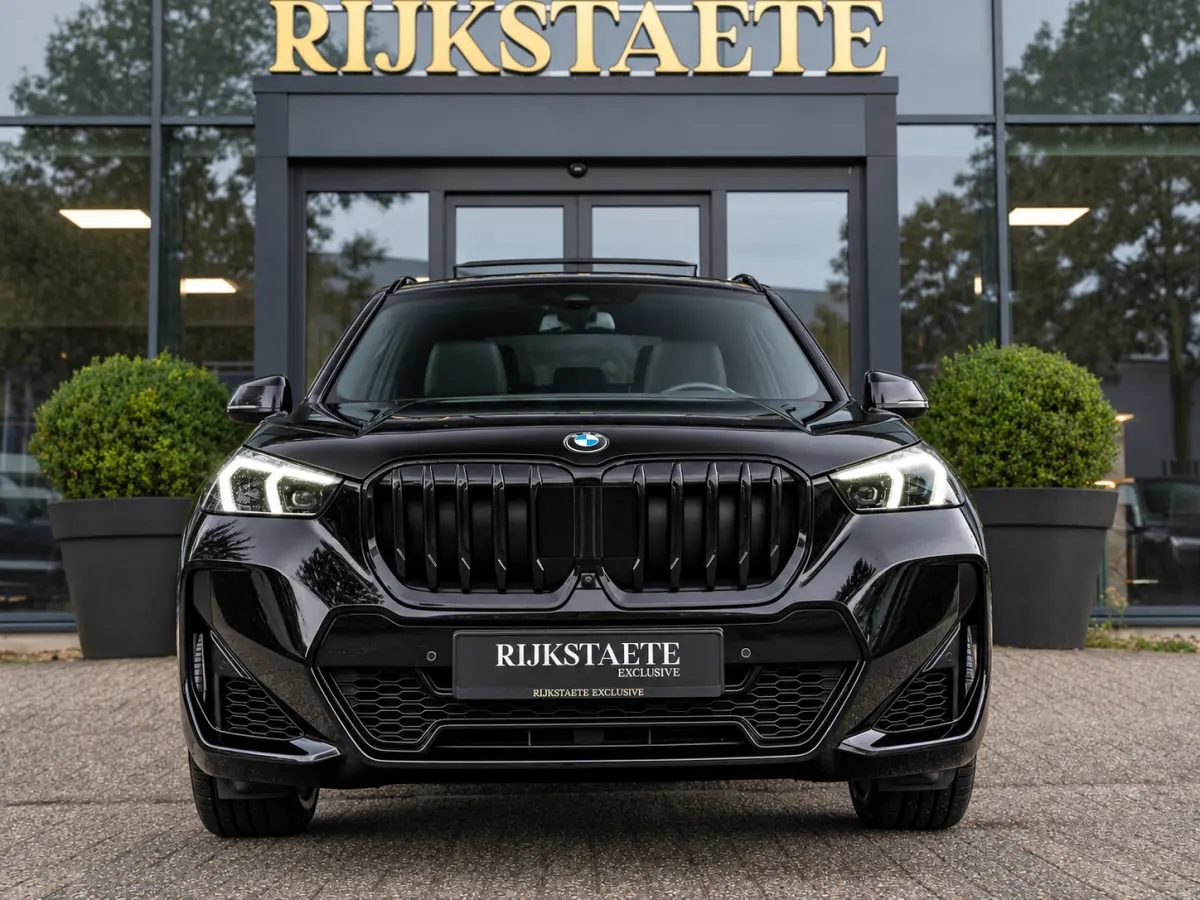 xDrive23i|PANO|H&K|M-PAKKET|HEAD-UP|360°|SFEER|MEMORY