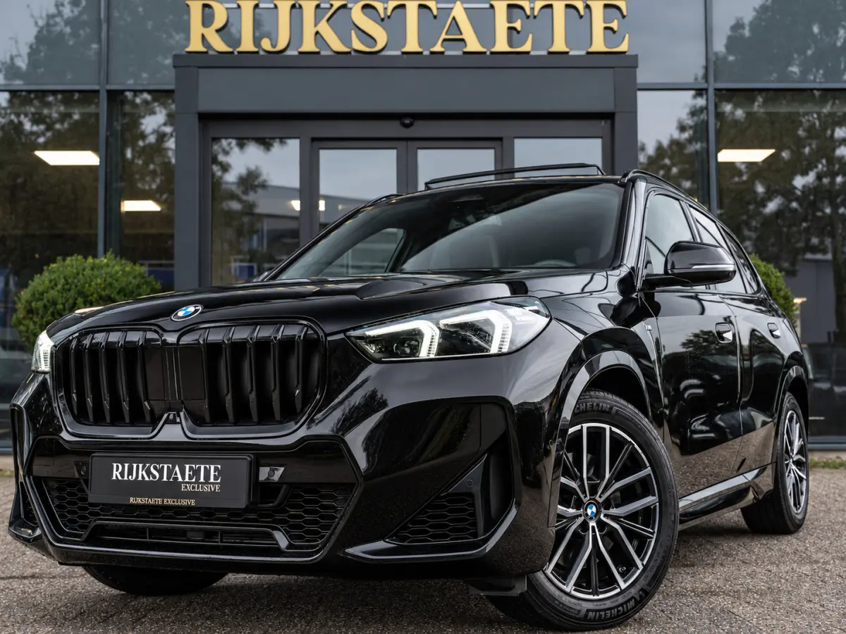 xDrive23i|PANO|H&K|M-PAKKET|HEAD-UP|360°|SFEER|MEMORY
