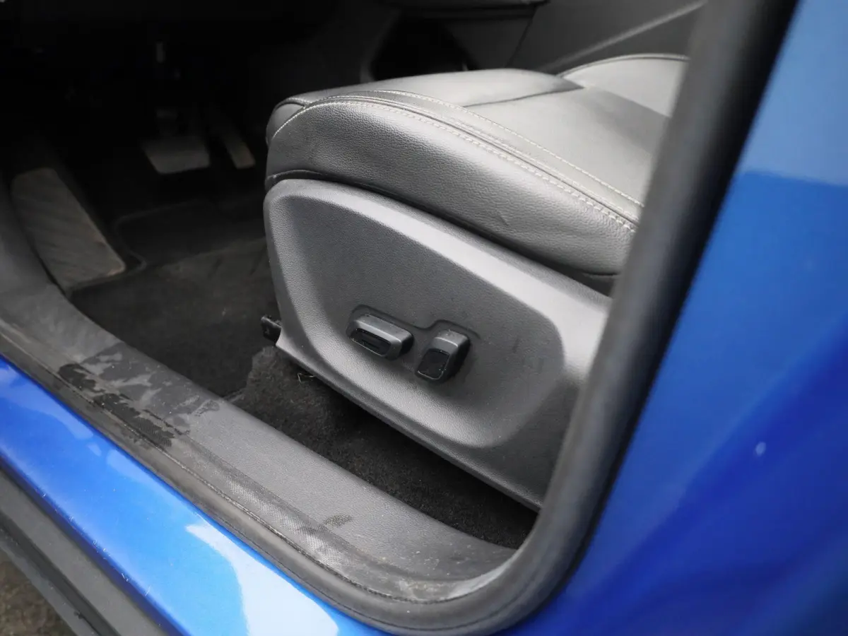 MG Luxury 45 kWh | Automaat | Panoramadak | Leder | Navigatie | Airco | Achteruitrijcamera | Apple Carplay / Android Auto | Stoelverwarming | Lichtmetalen Velgen |