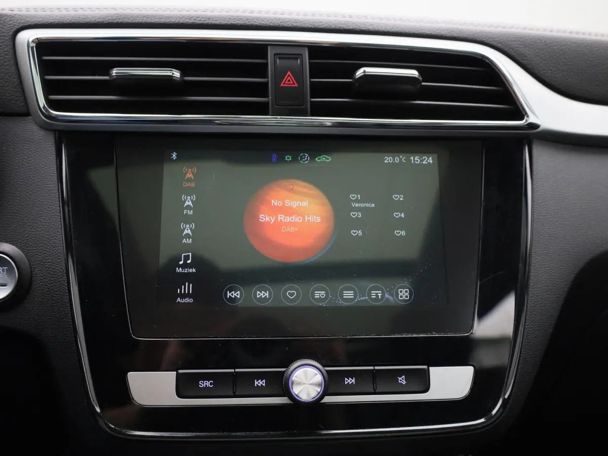 MG Luxury 45 kWh | Automaat | Panoramadak | Leder | Navigatie | Airco | Achteruitrijcamera | Apple Carplay / Android Auto | Stoelverwarming | Lichtmetalen Velgen |
