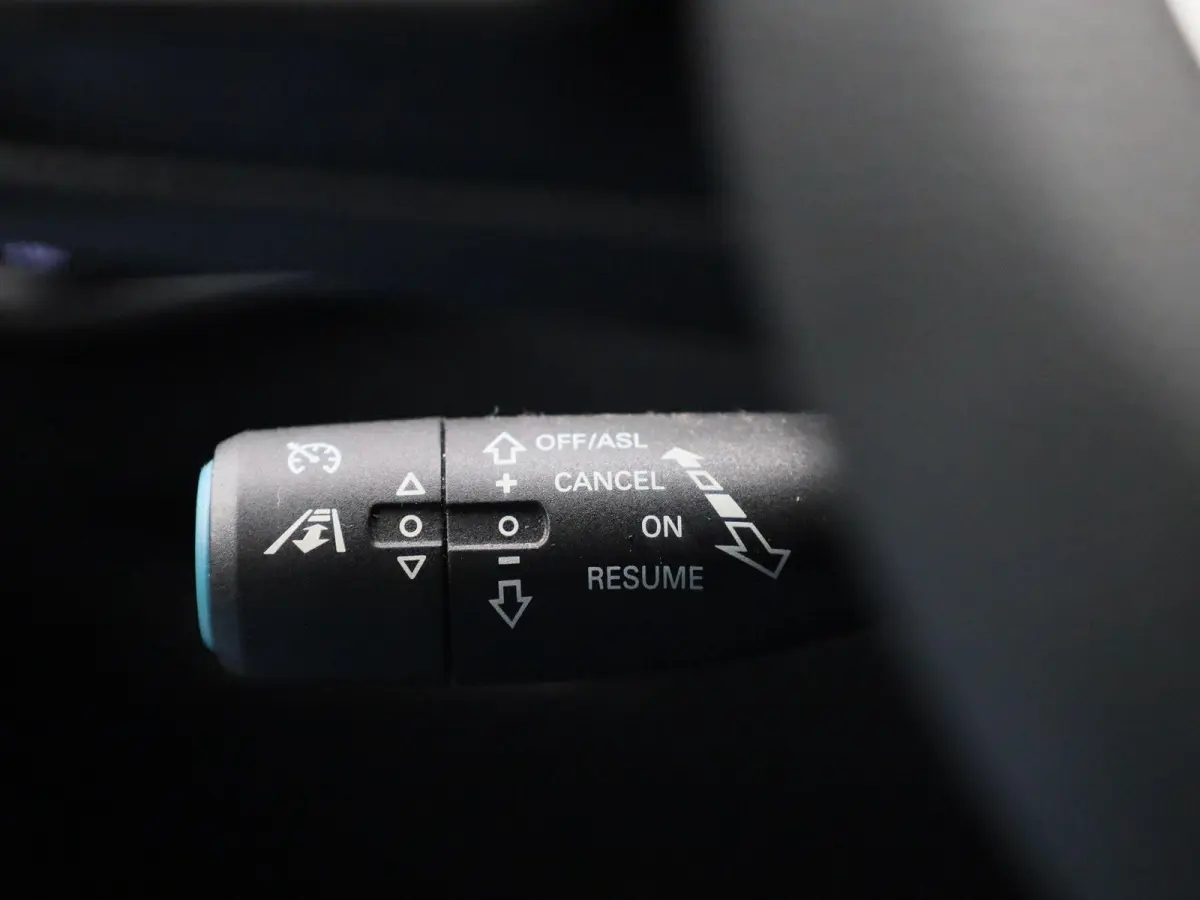 MG Luxury 45 kWh | Automaat | Panoramadak | Leder | Navigatie | Airco | Achteruitrijcamera | Apple Carplay / Android Auto | Stoelverwarming | Lichtmetalen Velgen |
