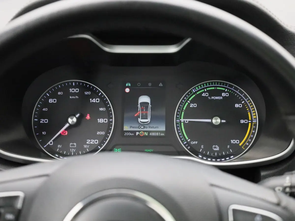 MG Luxury 45 kWh | Automaat | Panoramadak | Leder | Navigatie | Airco | Achteruitrijcamera | Apple Carplay / Android Auto | Stoelverwarming | Lichtmetalen Velgen |