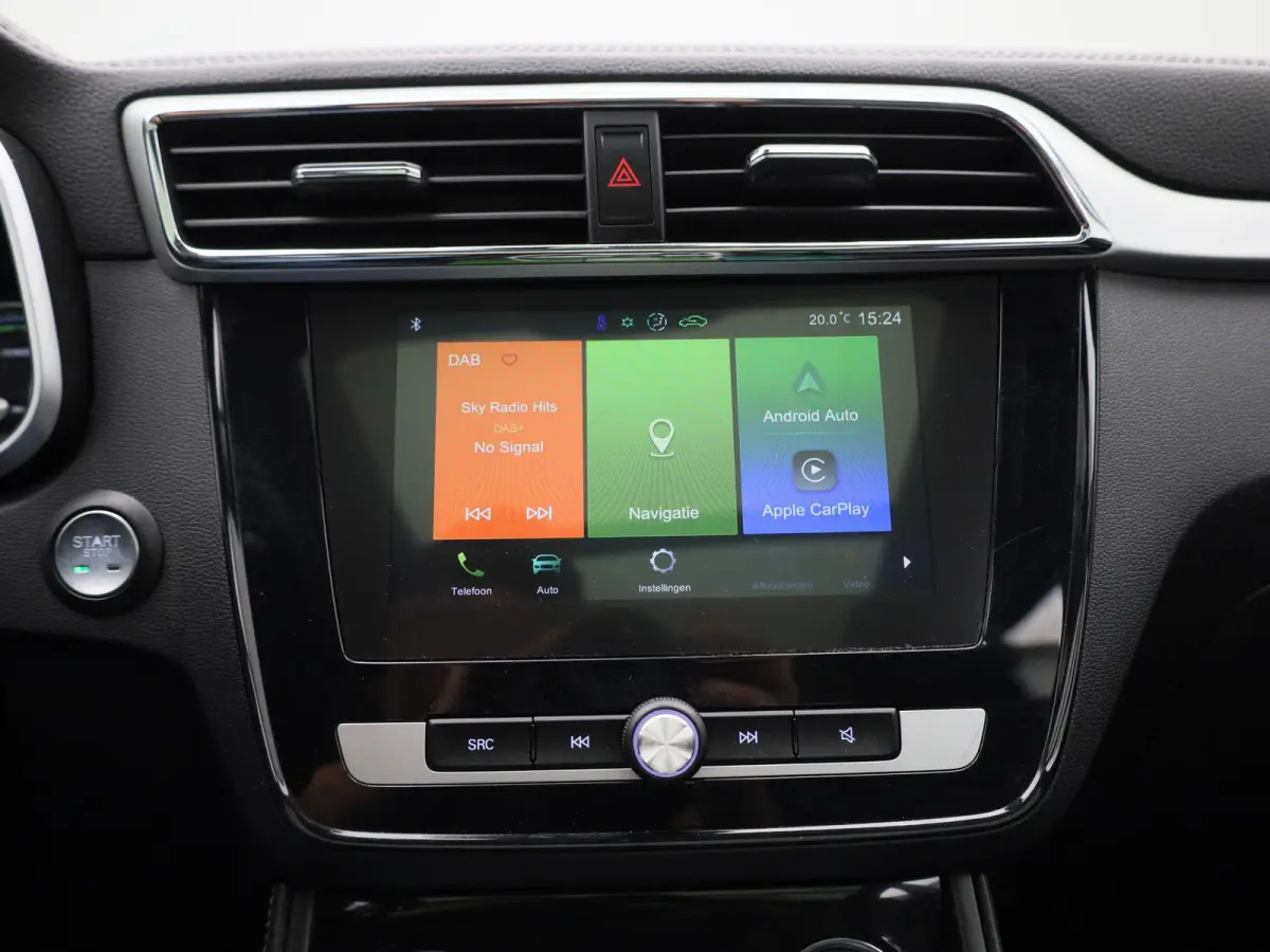 MG Luxury 45 kWh | Automaat | Panoramadak | Leder | Navigatie | Airco | Achteruitrijcamera | Apple Carplay / Android Auto | Stoelverwarming | Lichtmetalen Velgen |