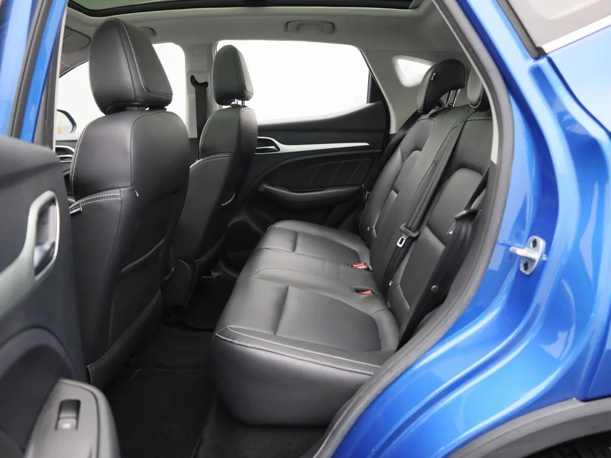 MG Luxury 45 kWh | Automaat | Panoramadak | Leder | Navigatie | Airco | Achteruitrijcamera | Apple Carplay / Android Auto | Stoelverwarming | Lichtmetalen Velgen |