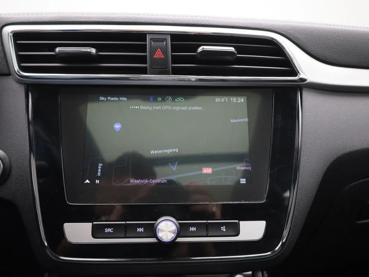 MG Luxury 45 kWh | Automaat | Panoramadak | Leder | Navigatie | Airco | Achteruitrijcamera | Apple Carplay / Android Auto | Stoelverwarming | Lichtmetalen Velgen |