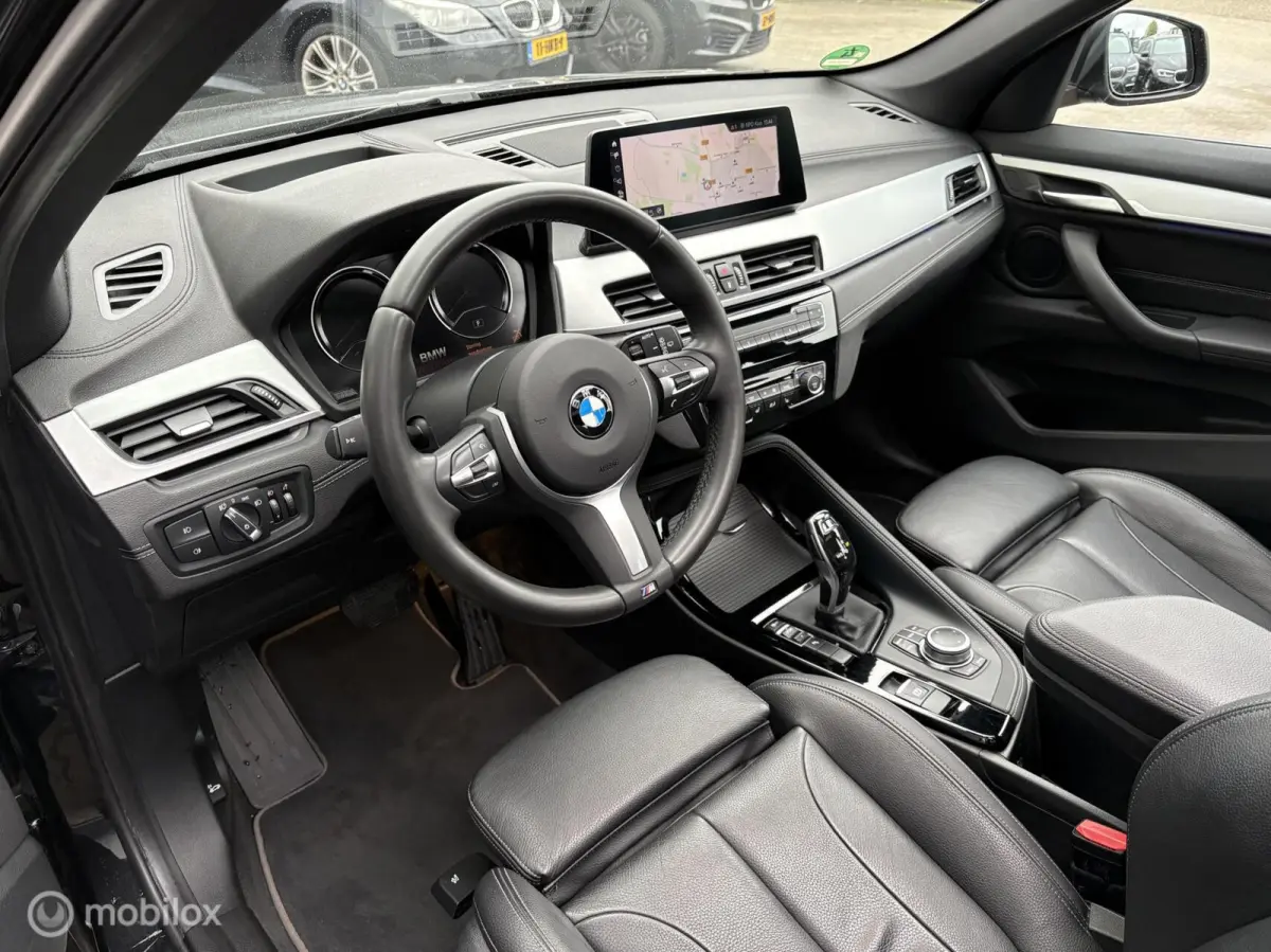 20i sDrive Panorama / HUD / Trekhaak / Leder / LM 18"
