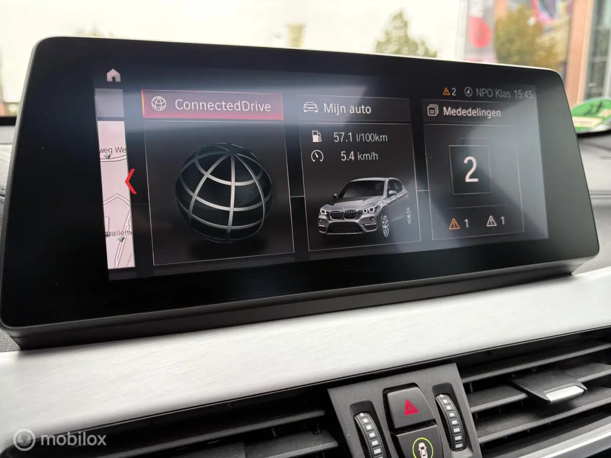 20i sDrive Panorama / HUD / Trekhaak / Leder / LM 18"