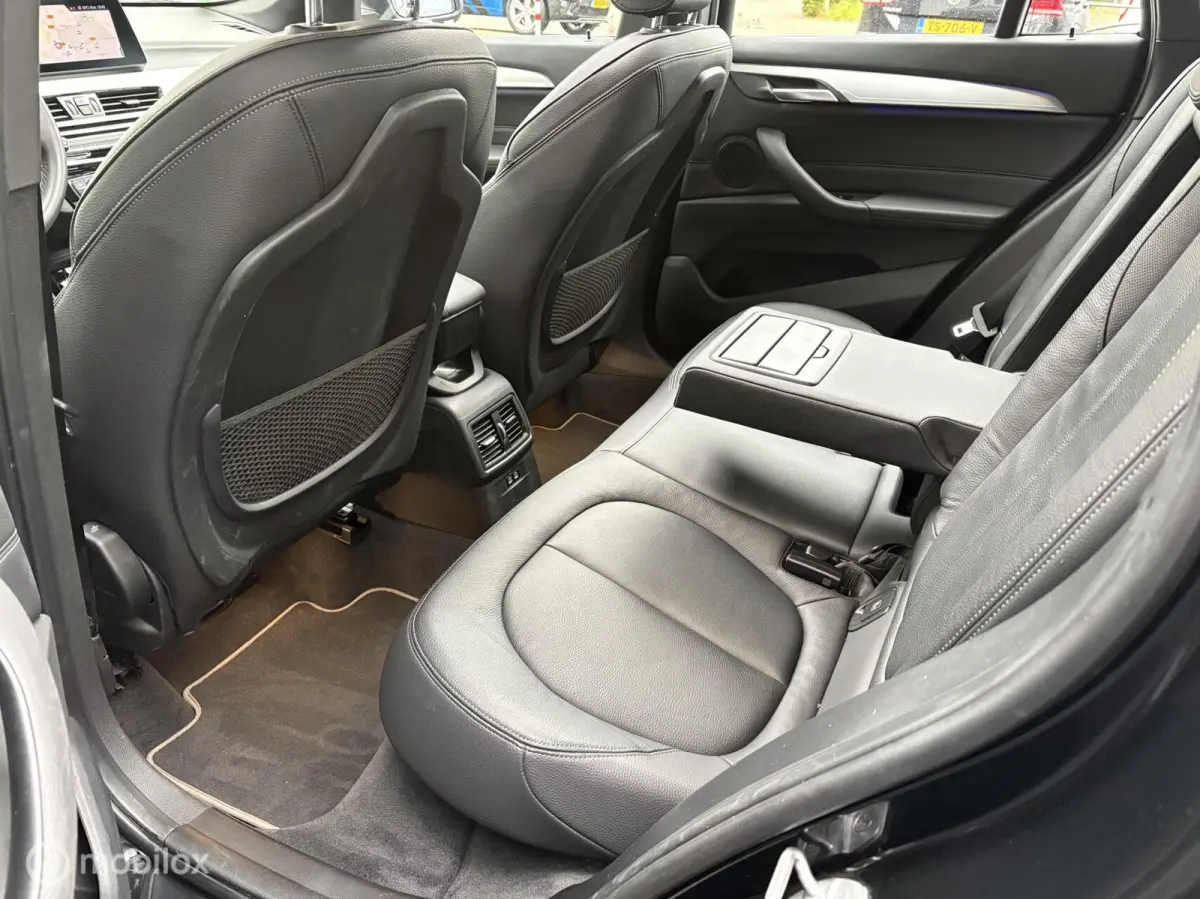 20i sDrive Panorama / HUD / Trekhaak / Leder / LM 18"