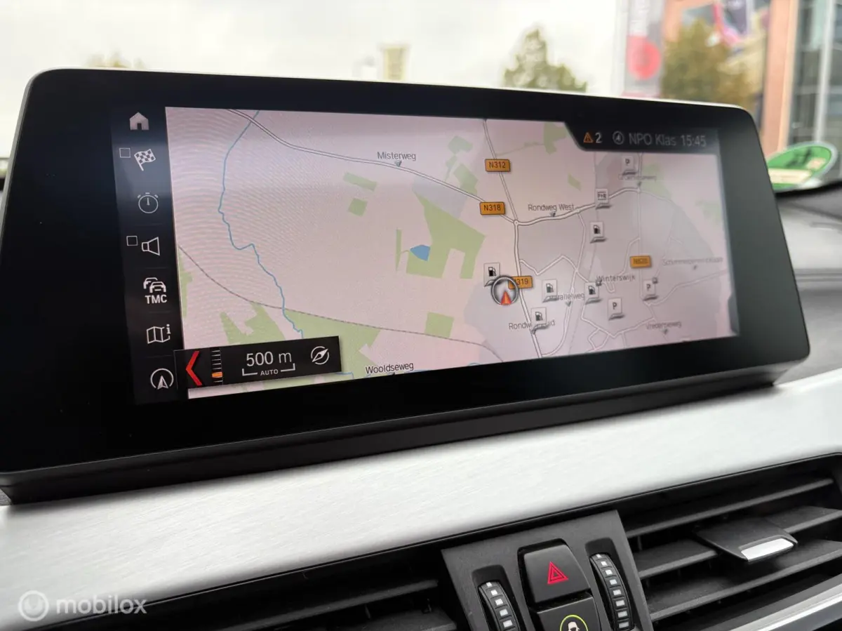 20i sDrive Panorama / HUD / Trekhaak / Leder / LM 18"